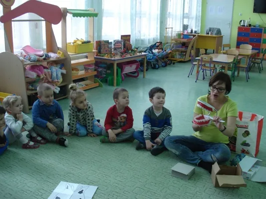 „DZIECIŃSTWO BEZ PRÓCHNICY”