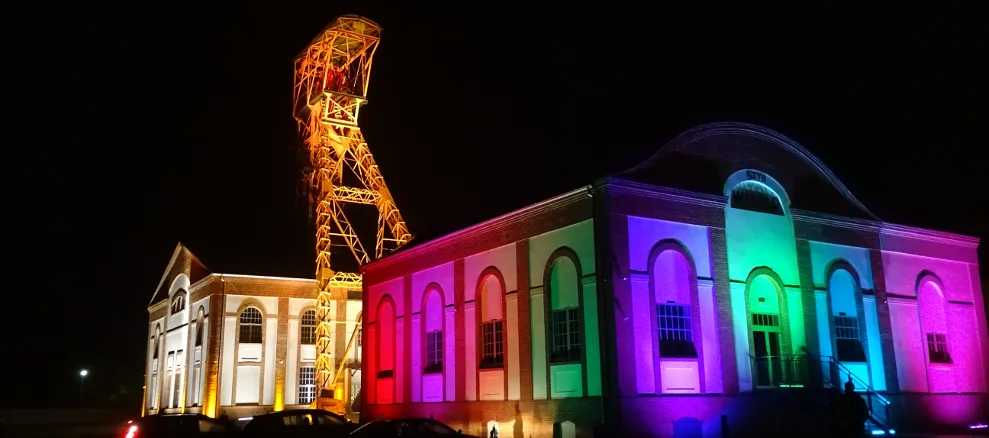 "KOPALNIA JAK MALOWANA"