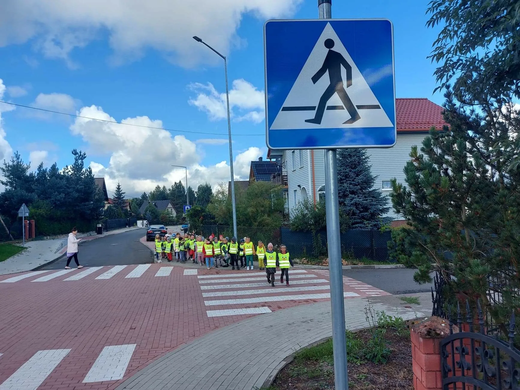 received 1254014835417898